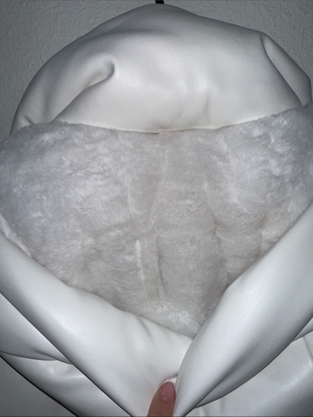 ALO Yoga White Quilted Puffer Jacket with Hood - Picture 4 of 5
